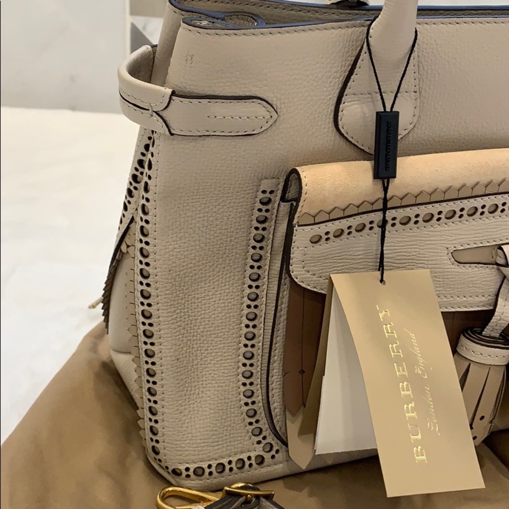 NWT MEDIUM BURBERRY BANNER - Picture 7 of 8